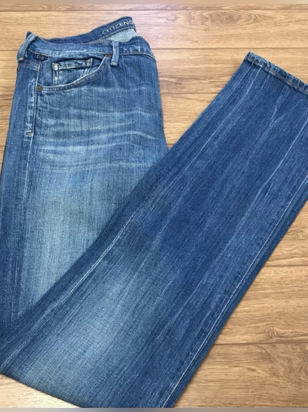 Citizens Of Humanity… Ava Lowrise  Straight-Leg Jeans in Medium Blue Wash
